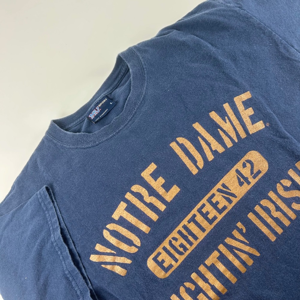 MV Sport Mens L Notre Dame Fighting Irish T-Shirt VTG Faded Navy Blue Eighteen